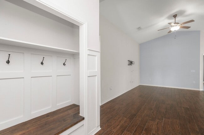 Building Photo - Available March 2nd