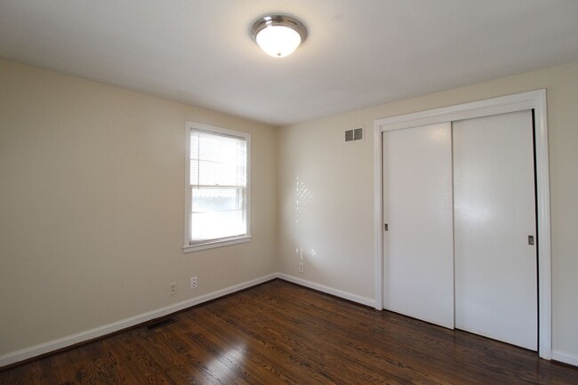 Building Photo - 2 Bedroom 1 Bath Home In The Waldo Area