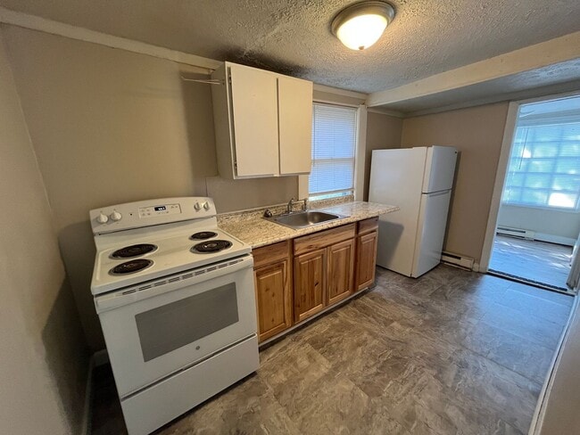 Building Photo - One Level House off Campbell Avenue