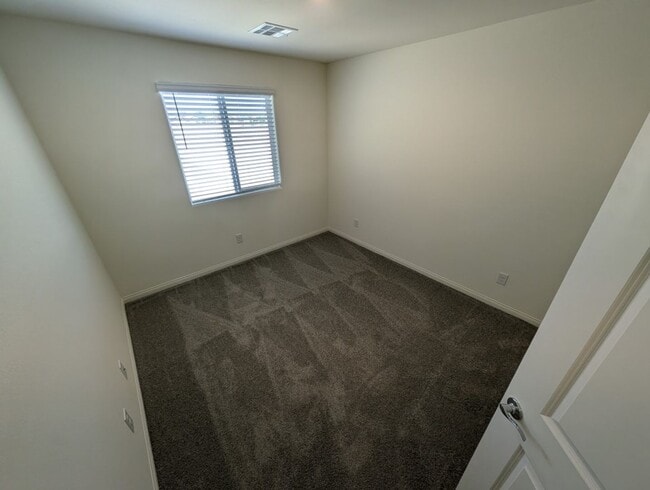 Building Photo - 5658 Mesa Sedona St