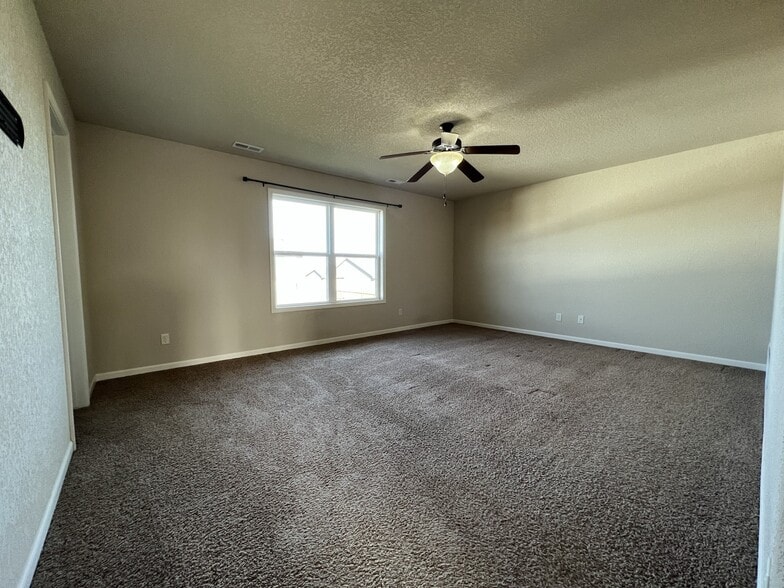Building Photo - 9565 Red Sunset Ct