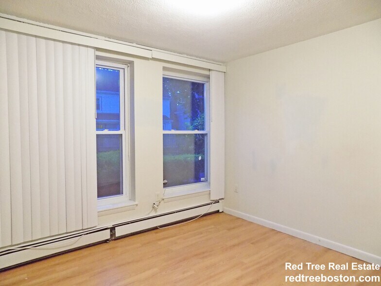 Building Photo - 2045 Commonwealth Ave