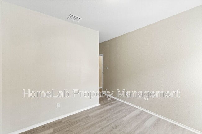 Building Photo - 7126 Mesa Cliffs