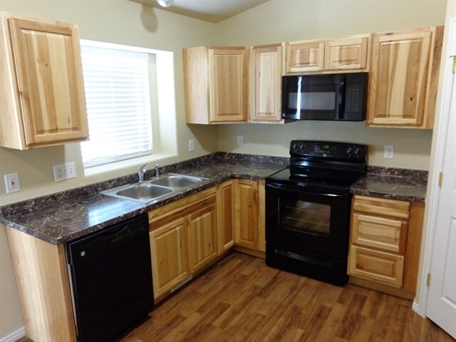 Building Photo - 6153 W Mount Montana Dr