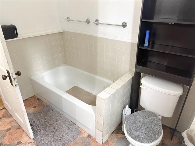 Building Photo - 123 Hillcrest St