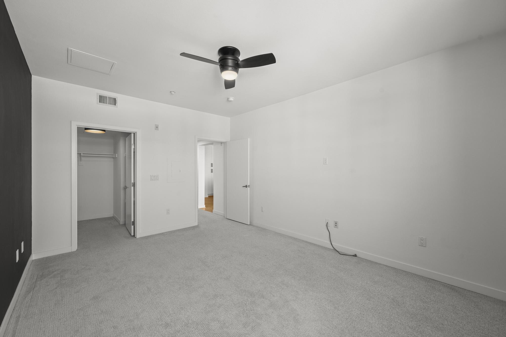 Building Photo - 3650 5th Ave