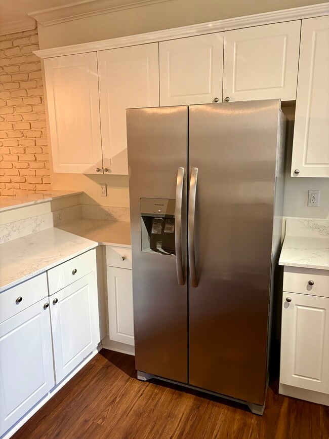 Building Photo - 3675 Peachtree Rd NE