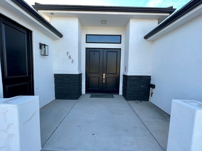 Building Photo - Wonderful Pet-Friendly Home in Overlook @ ...