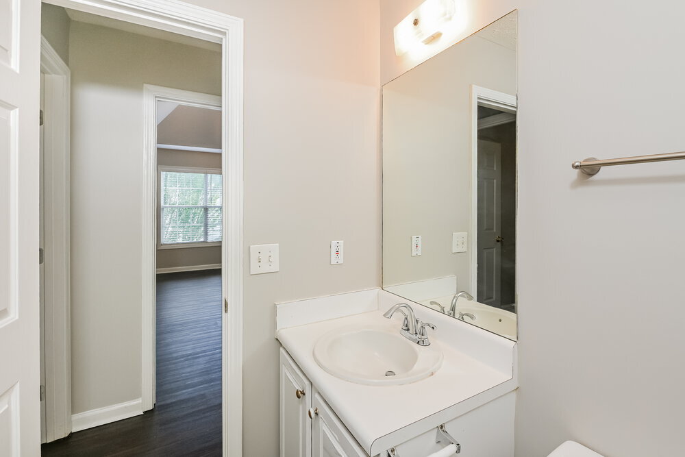 Building Photo - 3810 Biltmore Oaks Dr SE