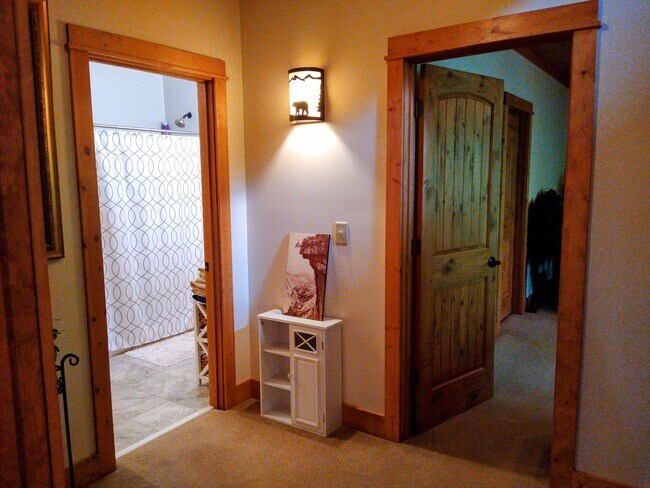 Building Photo - 386 Arbor Dr