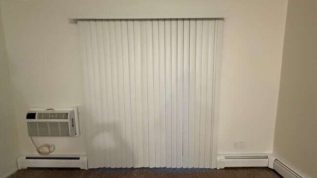 Building Photo - Upper 2 Bedroom - Elkhorn Village Apartments – Comfortable Living, Everyday Convenience