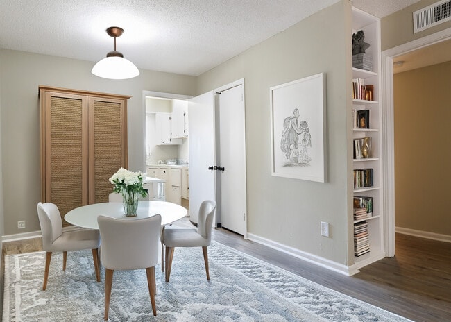 Dining Room - The Midline Apartments