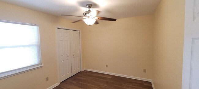 Building Photo - Venetian Villa 2 Bedroom 2 Bath 2 Car Garage w/Waterview!
