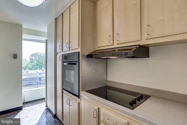 Building Photo - 1425 4th St SW