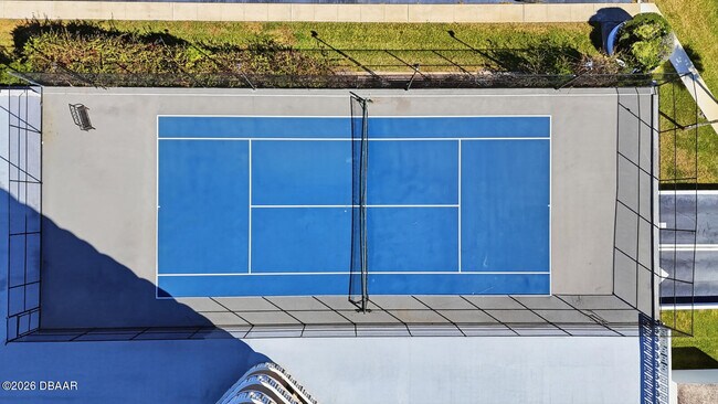 Building Photo - 925 N Halifax Ave