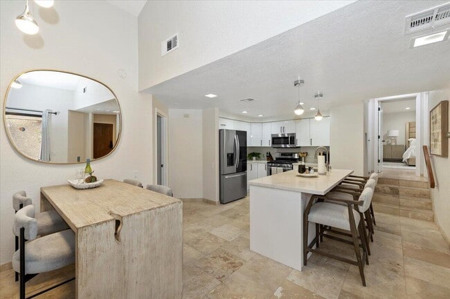 Building Photo - 73417 Foxtail Ln