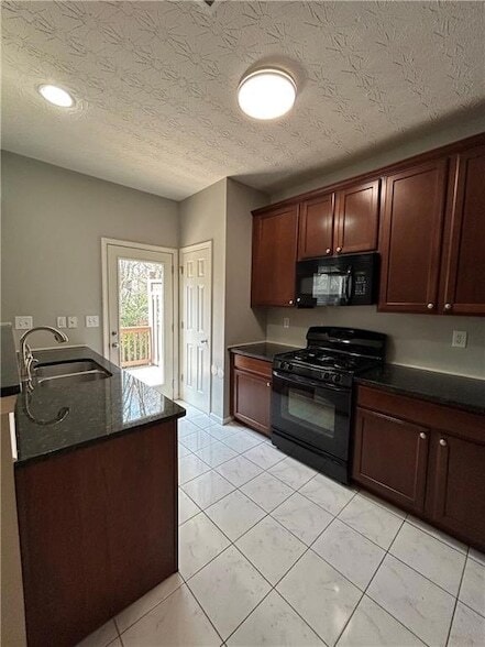 Building Photo - 607 Pecan Knoll Dr