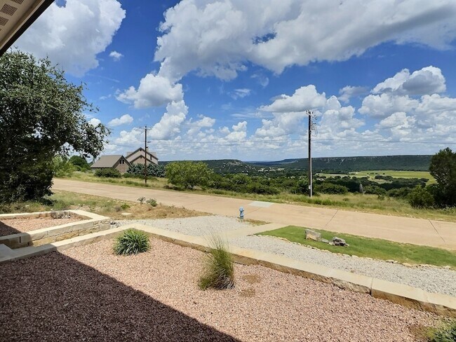 Building Photo - 405 Oak Tree Dr