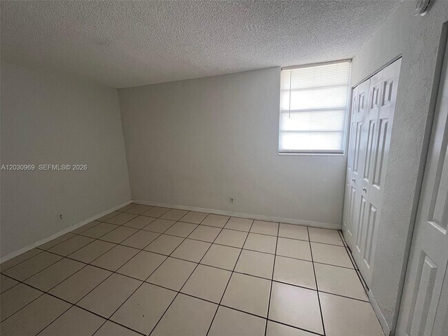 Building Photo - 801 NW 47th Ave