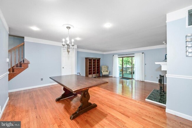 Building Photo - 723 Kings Croft Dr