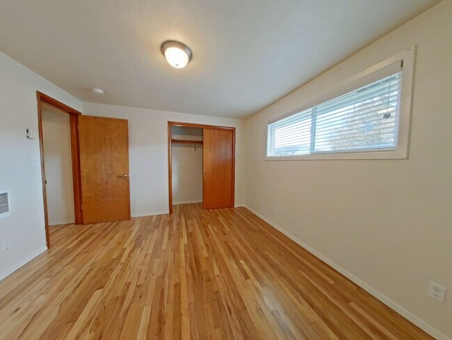 Building Photo - FALL SPECIAL ~ $735 OFF FIRST MONTH RENT