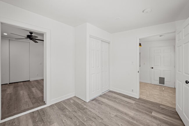 Building Photo - 257 Holiday Way