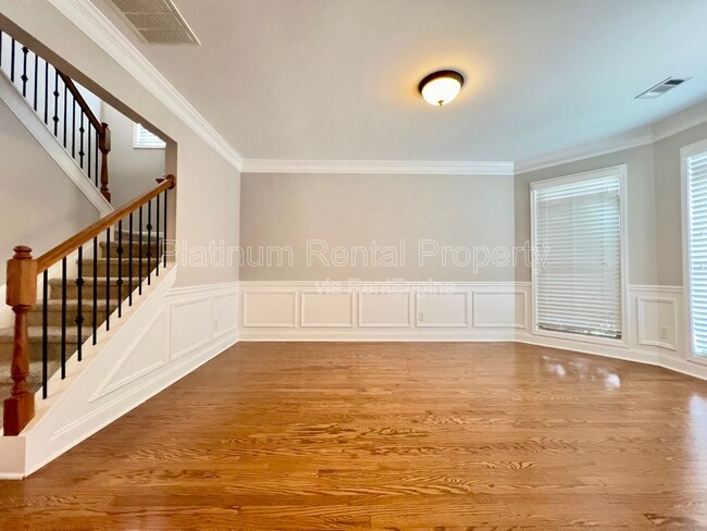 Building Photo - 3080 Whitfield Ave