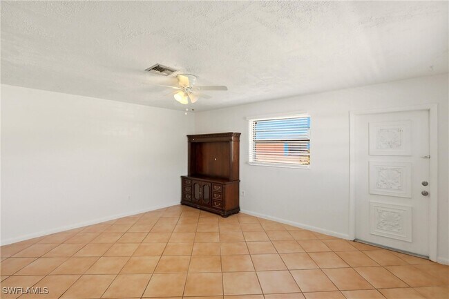 Building Photo - 4231 Mariner Ln