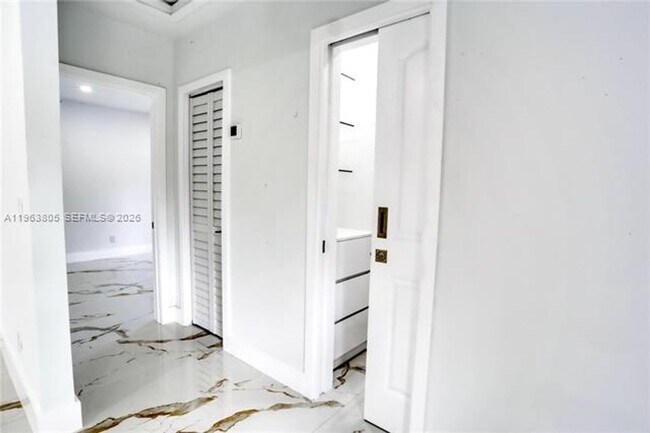 Building Photo - 3305 SW 2nd St