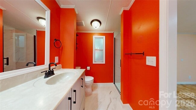 Building Photo - 4120 Glenola Dr