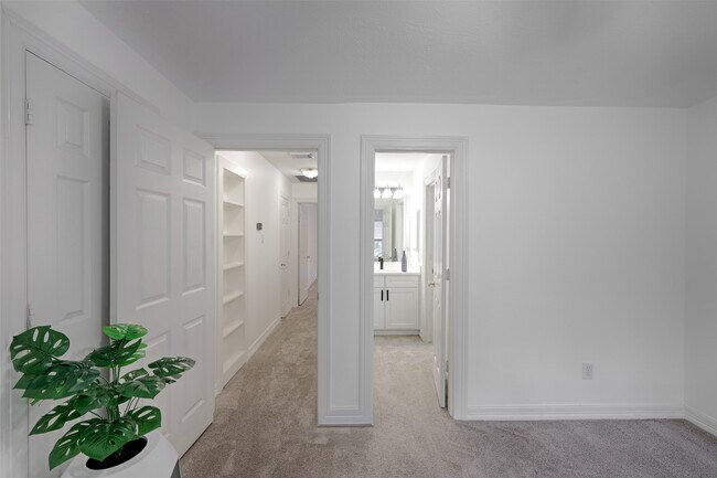 Building Photo - 11492 Majestic Dr