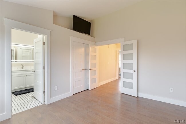 Building Photo - 8116 Verbeck Dr