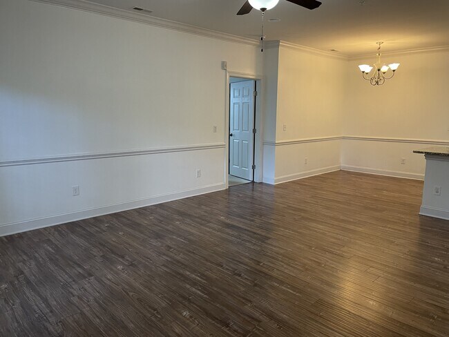 Building Photo - 330 Gallery Dr