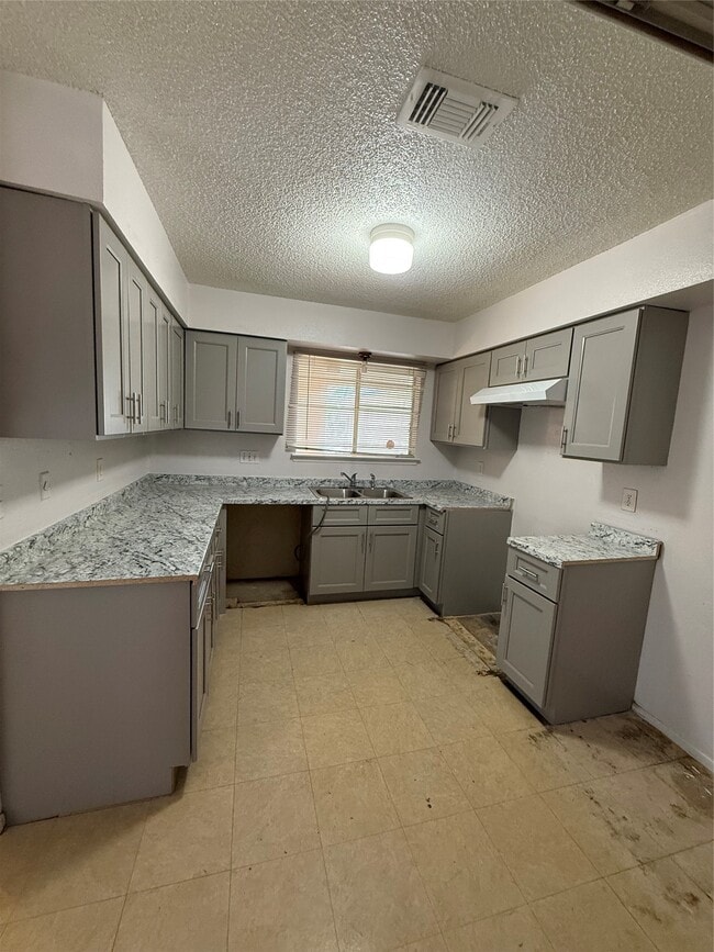 Building Photo - 12119 Tambourine Dr