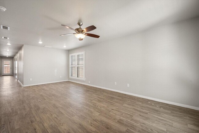 Building Photo - 14409 Avenue X