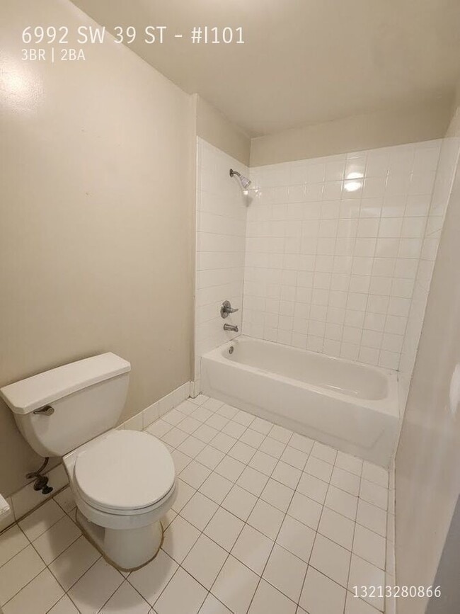 Building Photo - 6992 SW 39th St