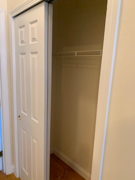 Building Photo - 202 Hurley St