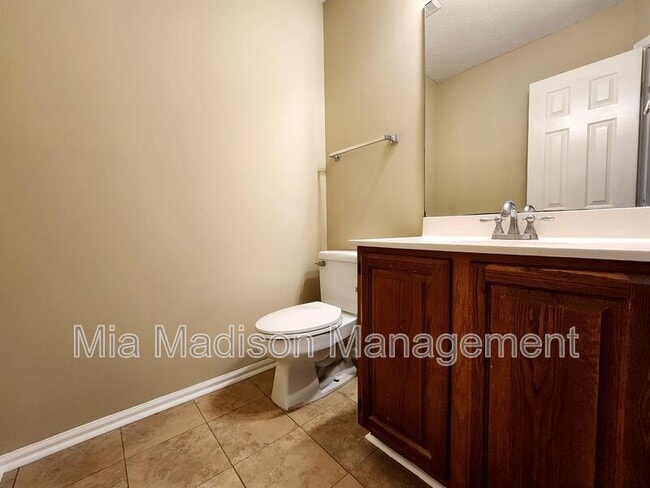 Building Photo - 21 Cobblestone Ct