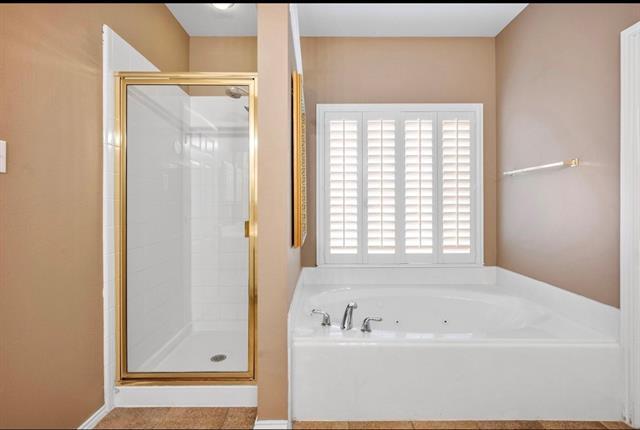 Building Photo - 4461 Shady Hollow Dr