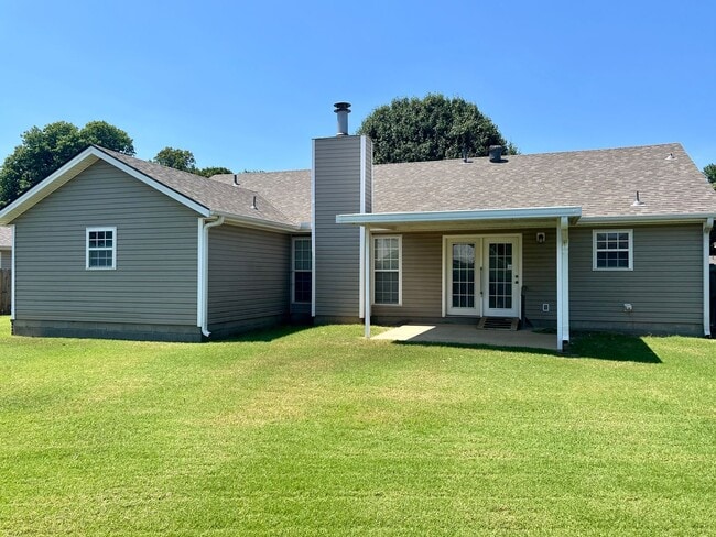 Building Photo - 2404 Whitecliff Cove