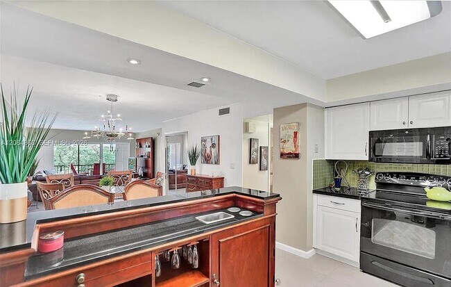 Building Photo - 6060 S Falls Cir Dr