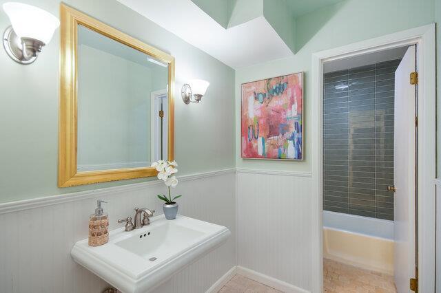 Building Photo - 6304 Whitemarsh Valley Walk