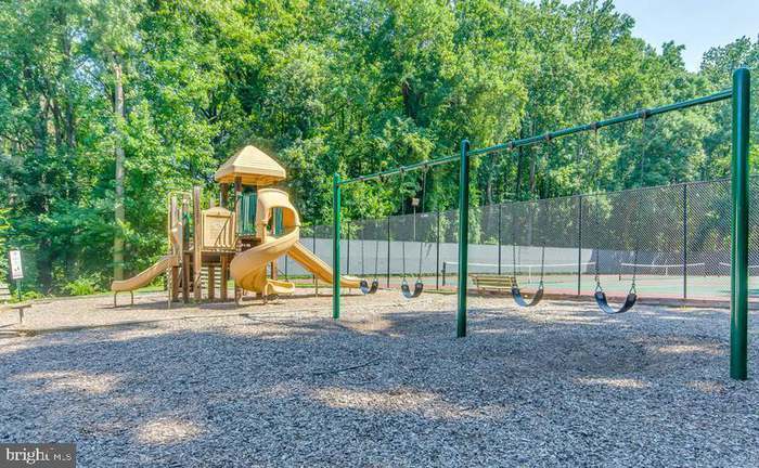 Playground - 5113 Crossfield Ct