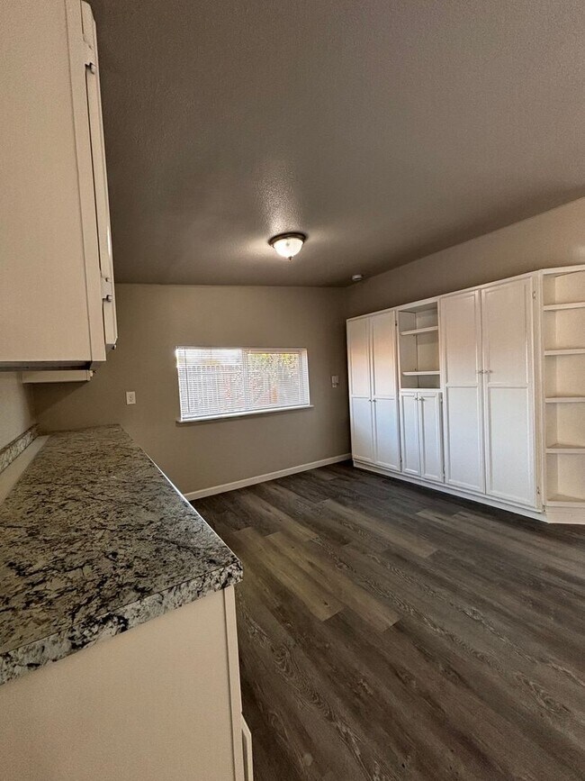 Building Photo - APPLY AT WWW.CVHOMES.COM