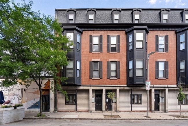 Building Photo - 148 F St