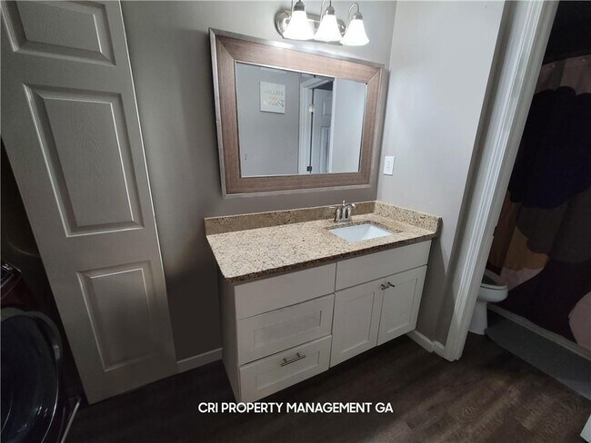 Building Photo - 24101 Plantation Dr NE