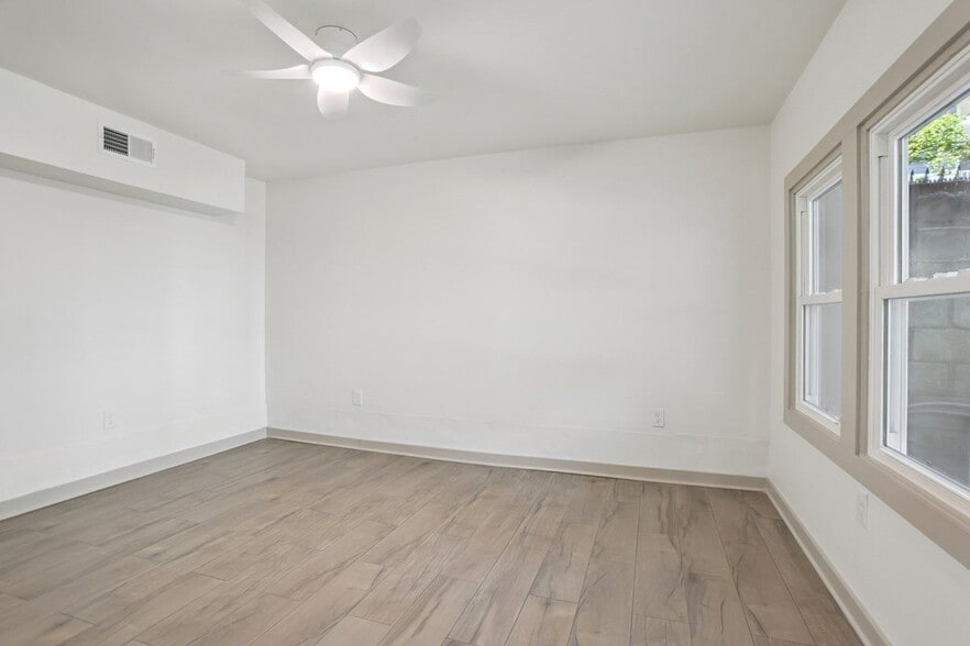 Building Photo - 720 Spain St