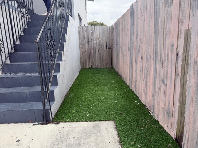 Building Photo - 4617 NW 2nd Terrace