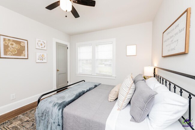 Building Photo - 1304 Georgia Ave