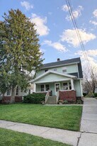 Building Photo - 1907 Oakwood Ave